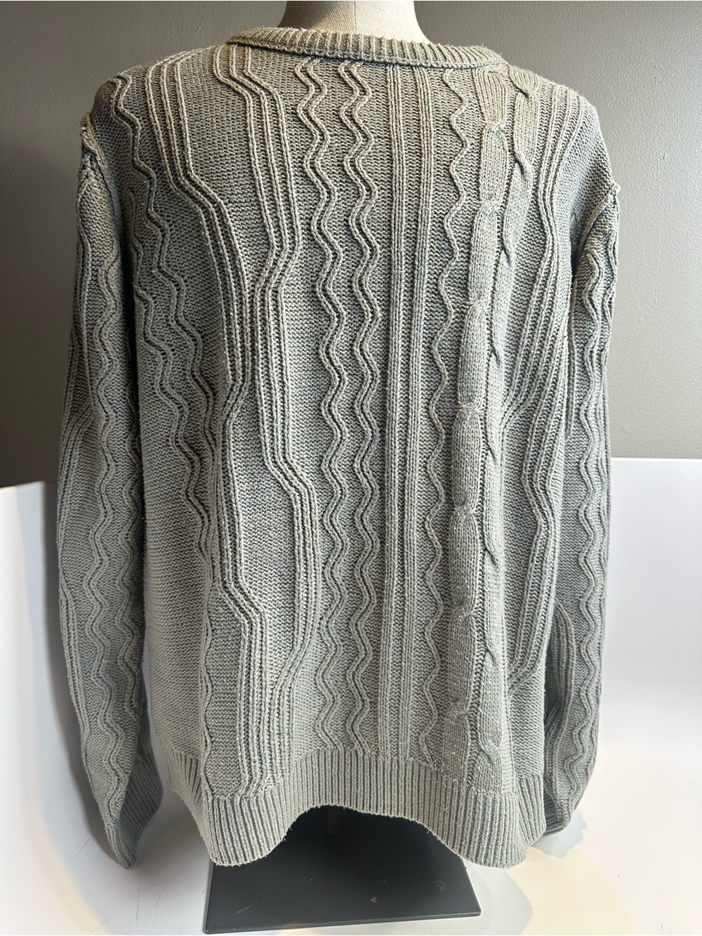 Fashion Nova Men's Cable Crewneck Sweater in Light Gray